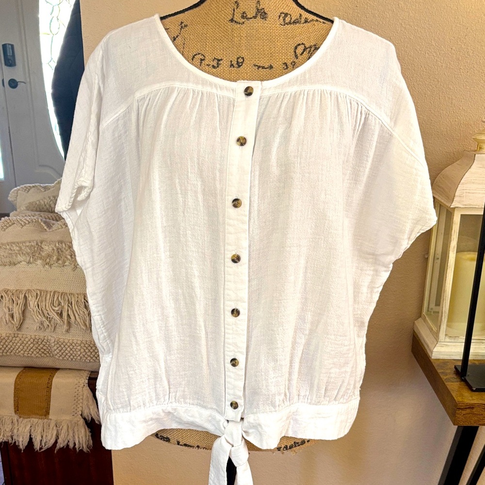 a.n.a White Button-Front Blouse with Tie Hem